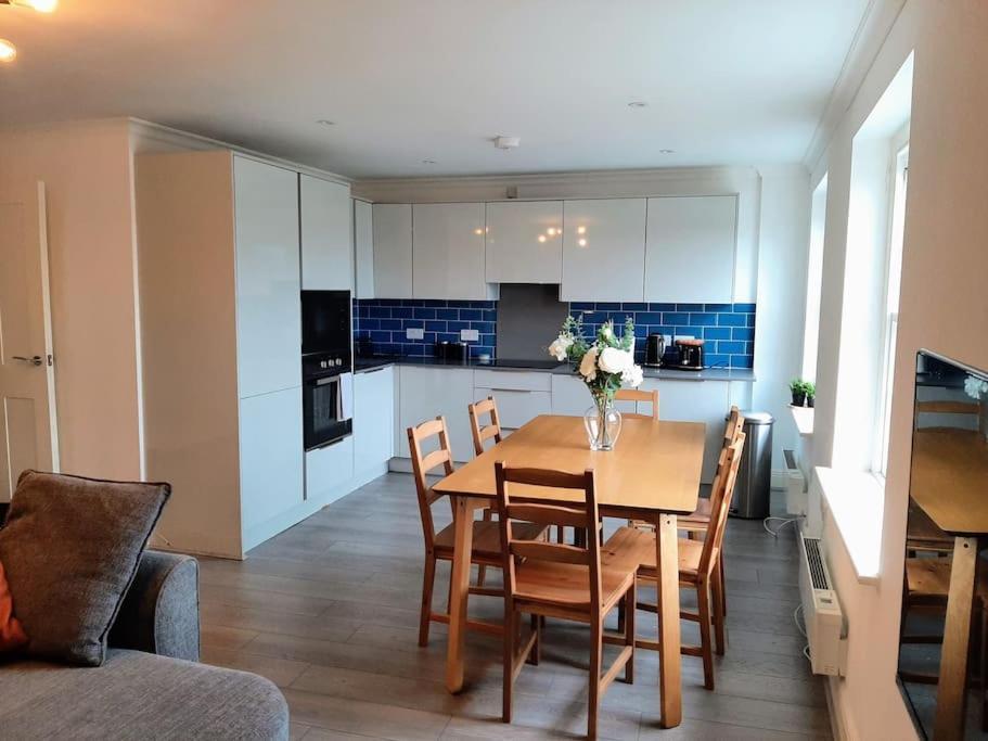 Large 2 Beds Flat- 3min Walk From Centre Reading