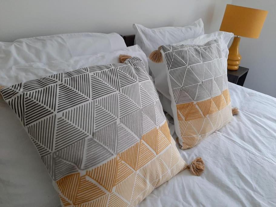 Large 2 Beds Flat- 3min Walk From Centre * Reading